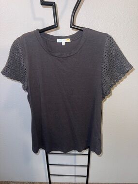 C&C California Dark Gray Short Sleeve Crochet Sleeve Tee